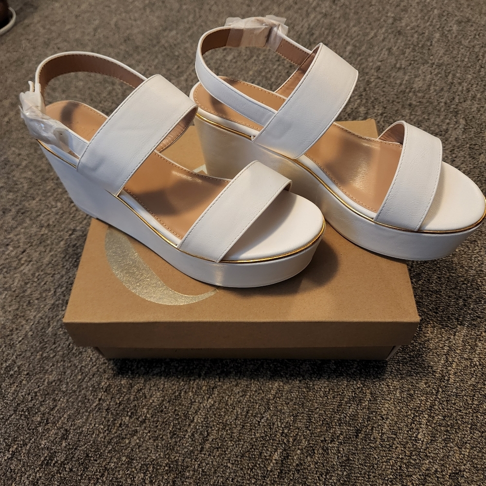 Platform sandals